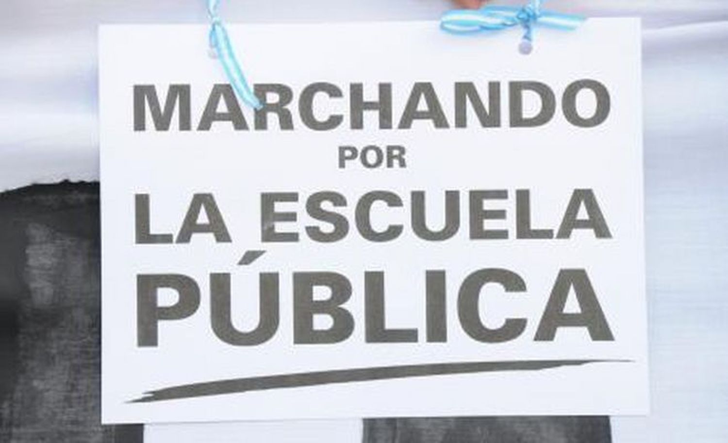 Docentes bonaerenses marchan por problemas edilicios