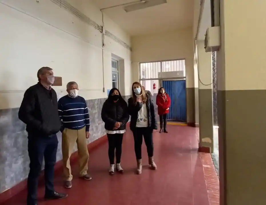 El senador Kloss de recorrida en escuelas