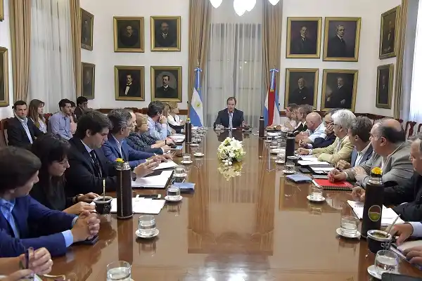 Bordet se reunió con su gabinete para reforzar líneas de acción ante las inundaciones