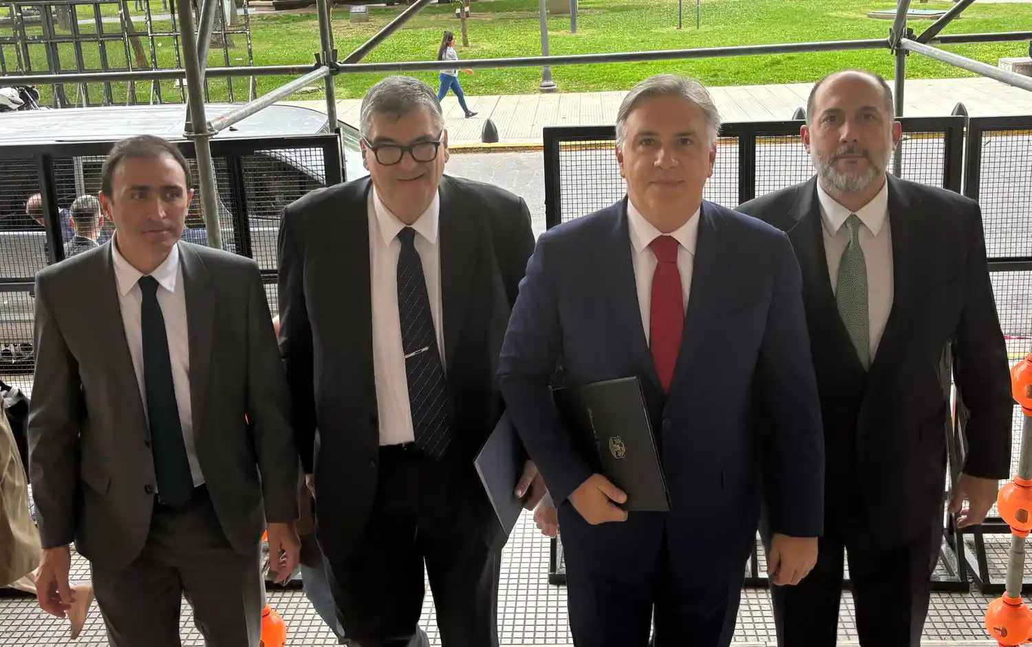Julián López, ministro de Justicia; Jorge Córdoba, fiscal de Estado; el gobernador Martín Llaryora; y el ministro de Economía, Guillermo Acosta antes de la reunión por la Caja.