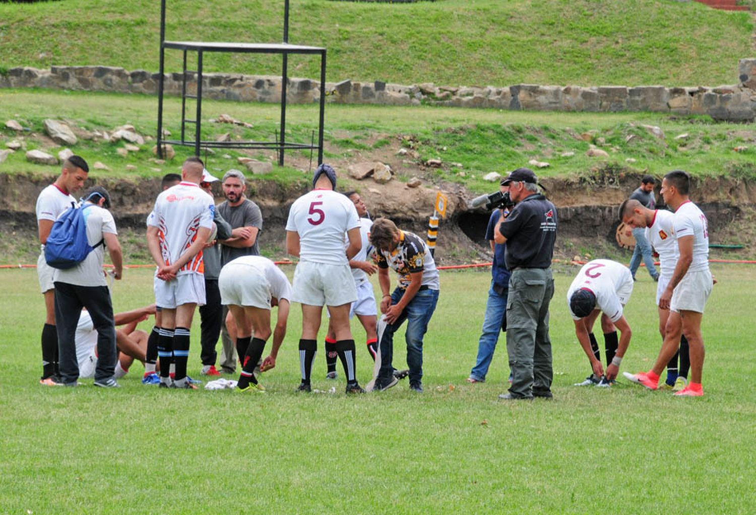 Histórico partido de rugby entre "Los Mirmidones", equipo del penal de Barker, y Uncas