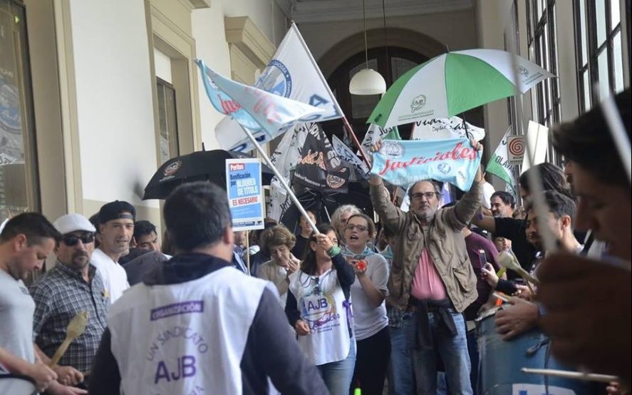 Jornada de protesta por 48 horas de judiciales bonaerenses en reclamo de convocatoria paritaria