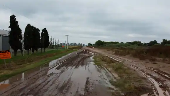 Preocupación: se retirará la empresa que pavimentaba la ruta a Aurelia y crece la incertidumbre