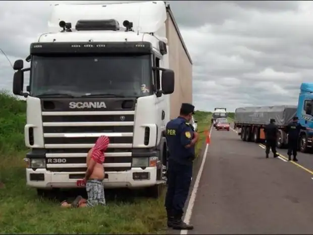 Detienen a camionero luego de 60 kilómetros de persecución policial