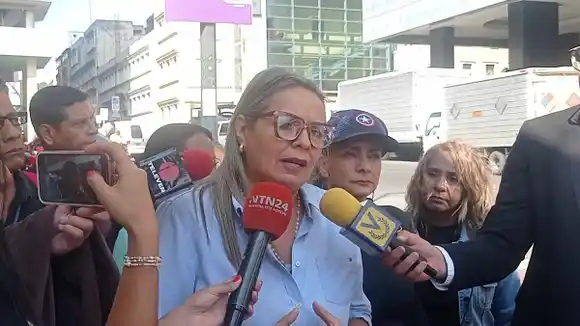 MAESTROS O SOBREVIVIENTES: docentes exigen aumento digno  del salario para el 2024