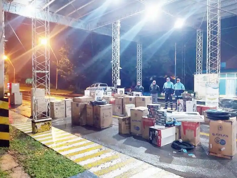 En el control vial acceso sur secuestraron
mercaderías con un avalúo de 18.400.000 pesos