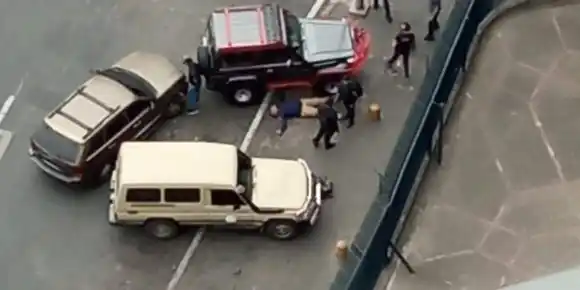 ¡UNA JOYITA! Abatido un sujeto durante enfrentamiento en Plaza Venezuela