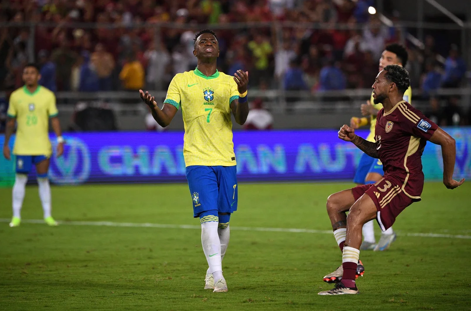 Vinicius falló un penal y Brasil empató con Venezuela en las Eliminatorias Sudamericanas