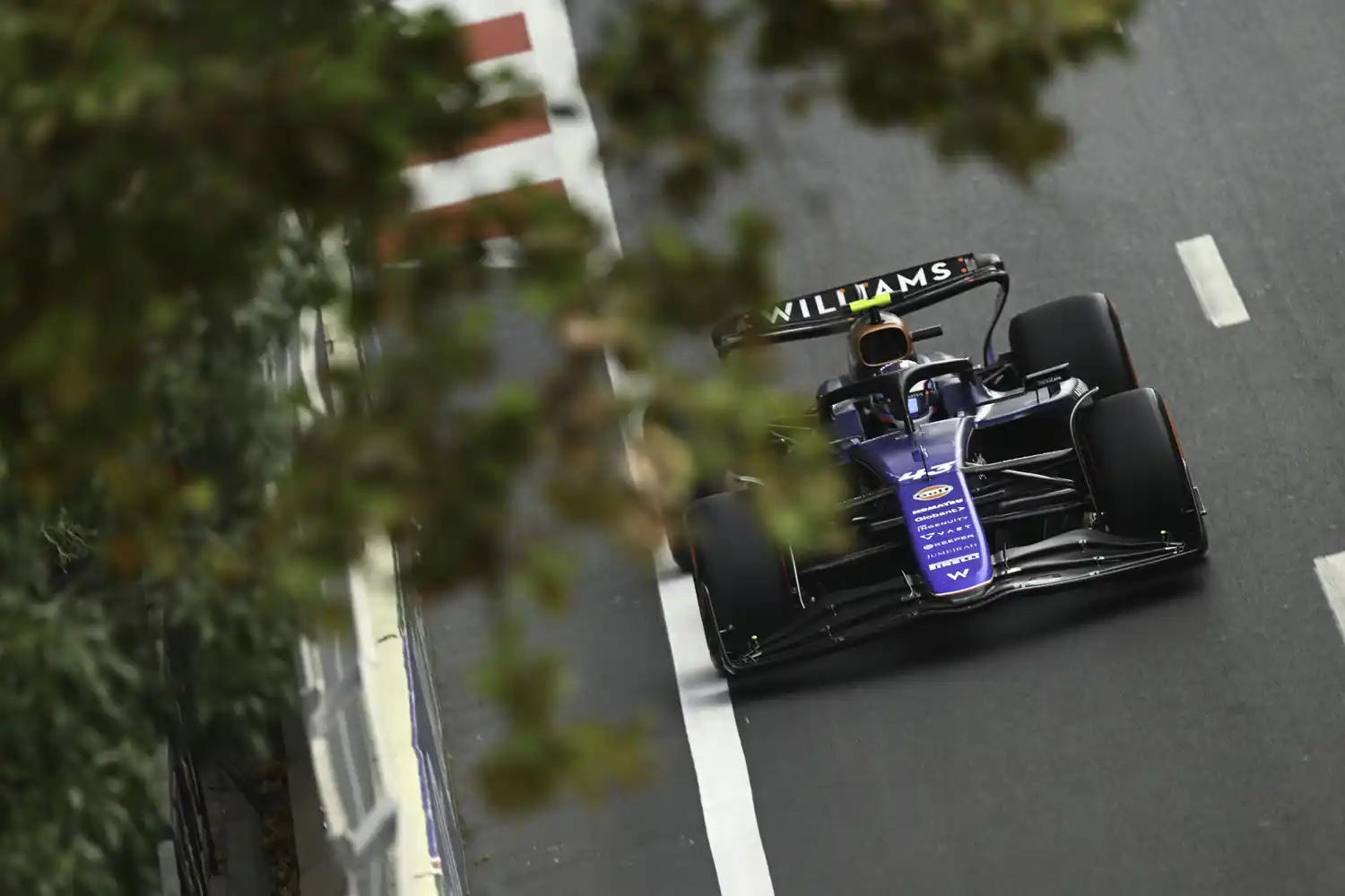 Colapinto larga noveno en el callejero de Bakú.