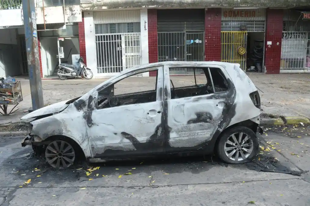 Auto quemado