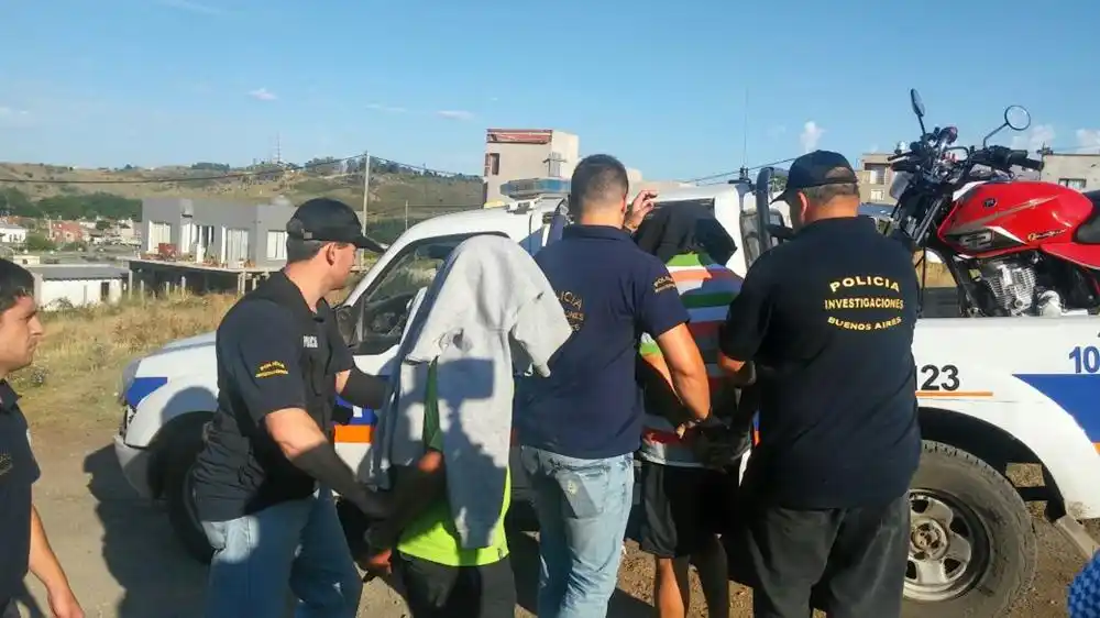 En un mega operativo, la policía realizó ocho allanamientos