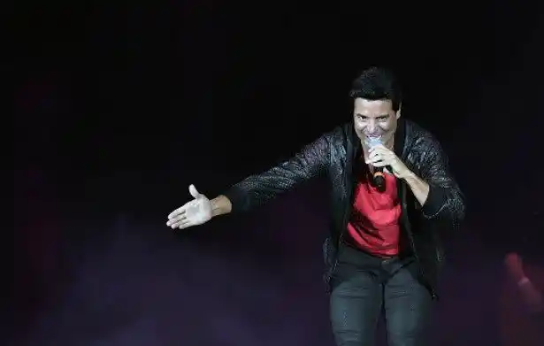 ¿Se hizo algo? Critican a Chayanne por su «nuevo» rostro