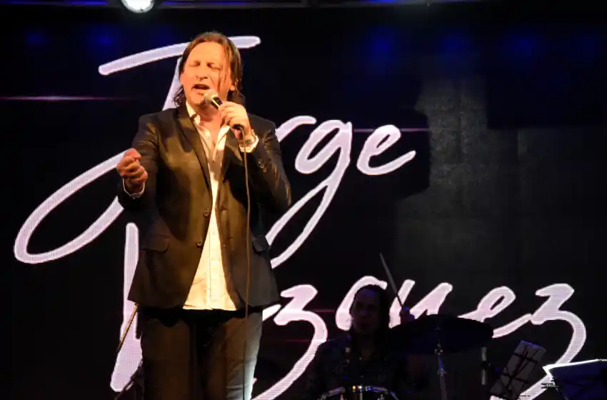 El público aplaudió al ritmo de clásicos del tango y el folklore en Espacio Clarín