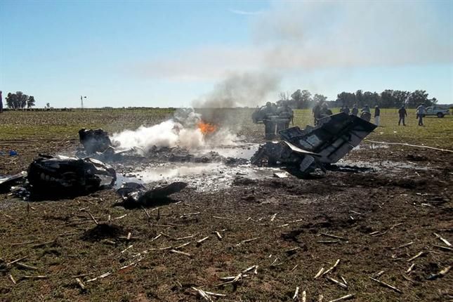 Cayó avioneta en General Villegas: Dos heridos