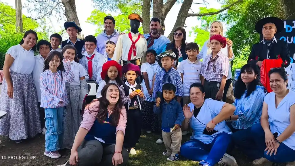 Escuelas rurales celebraron el Día de la Tradición con una muestra conjunta en la Escuela 36 Juan Francisco Seguí