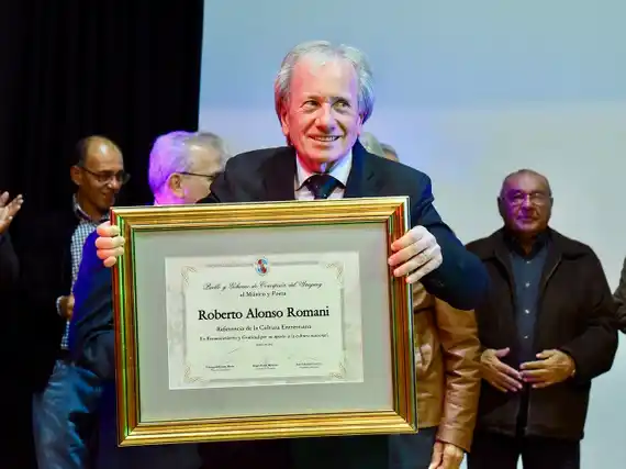 Concepción del Uruguay rindió homenaje a Roberto Romani por su aporte a la cultura entrerriana