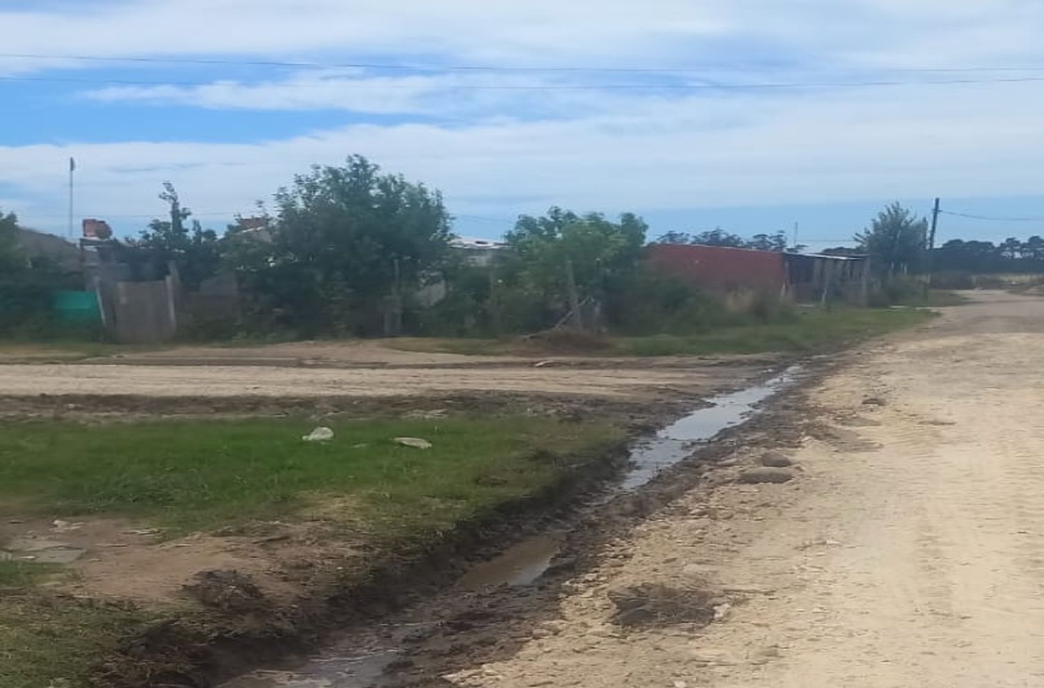 Vecinos del barrio Nuevo Golf: "Solo resta que el Municipio se ponga a disposición para terminar la obra"