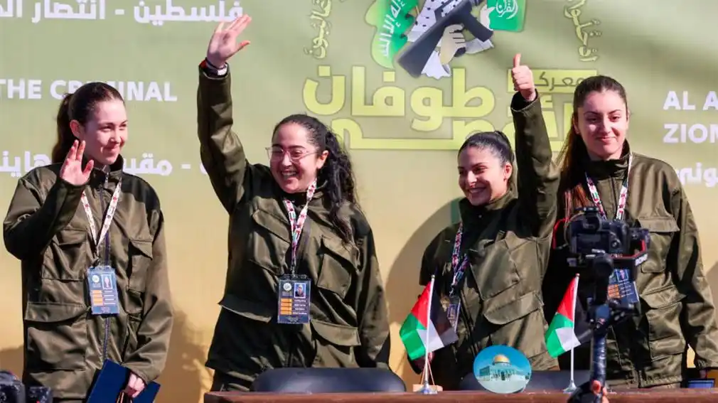 Israel celebra la liberación de cuatro mujeres soldado tras 477 días de cautiverio en Gaza