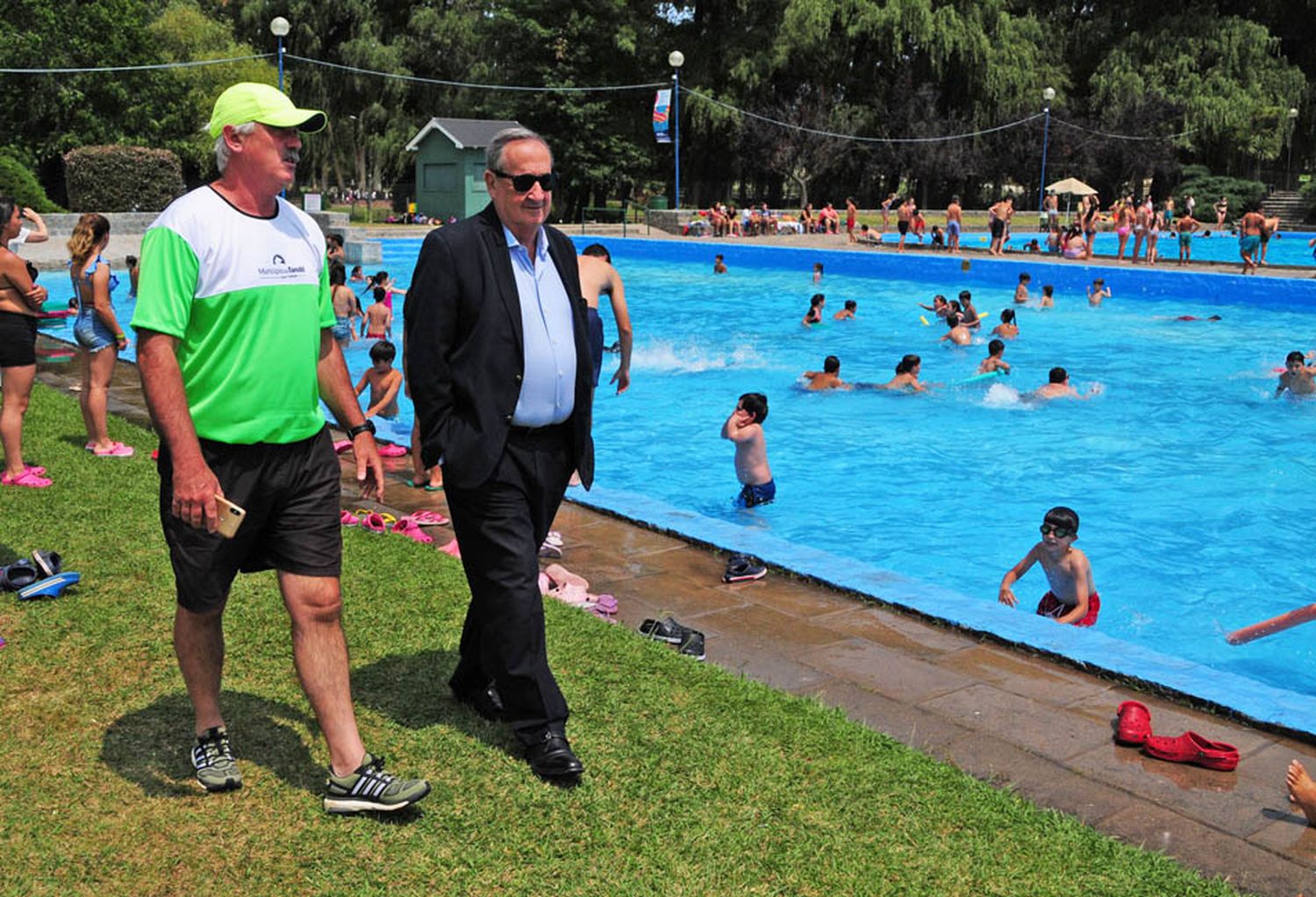 A pesar del viento y la nubosidad, más de mil chicos inauguraron la Colonia Municipal de Vacaciones