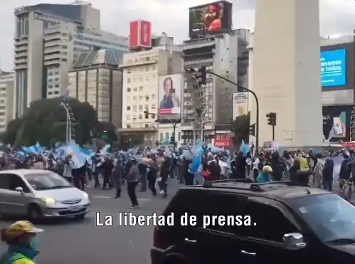 Olavarría: Pese a los casos de Covid, Galli celebró el "banderazo" y lo acusaron de "apología a romper la cuarentena"