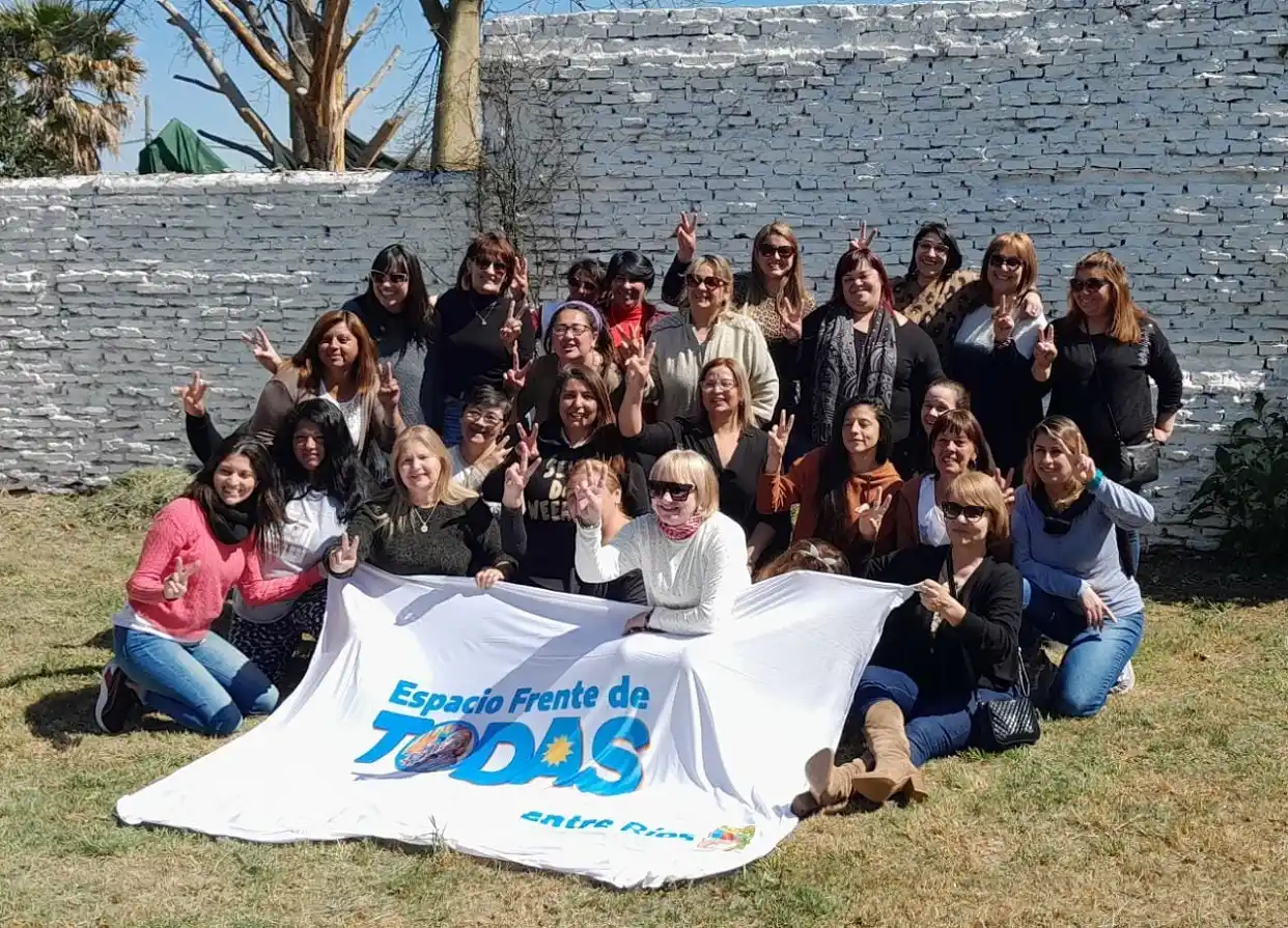 Mujeres peronistas en plenario en Gualeguay