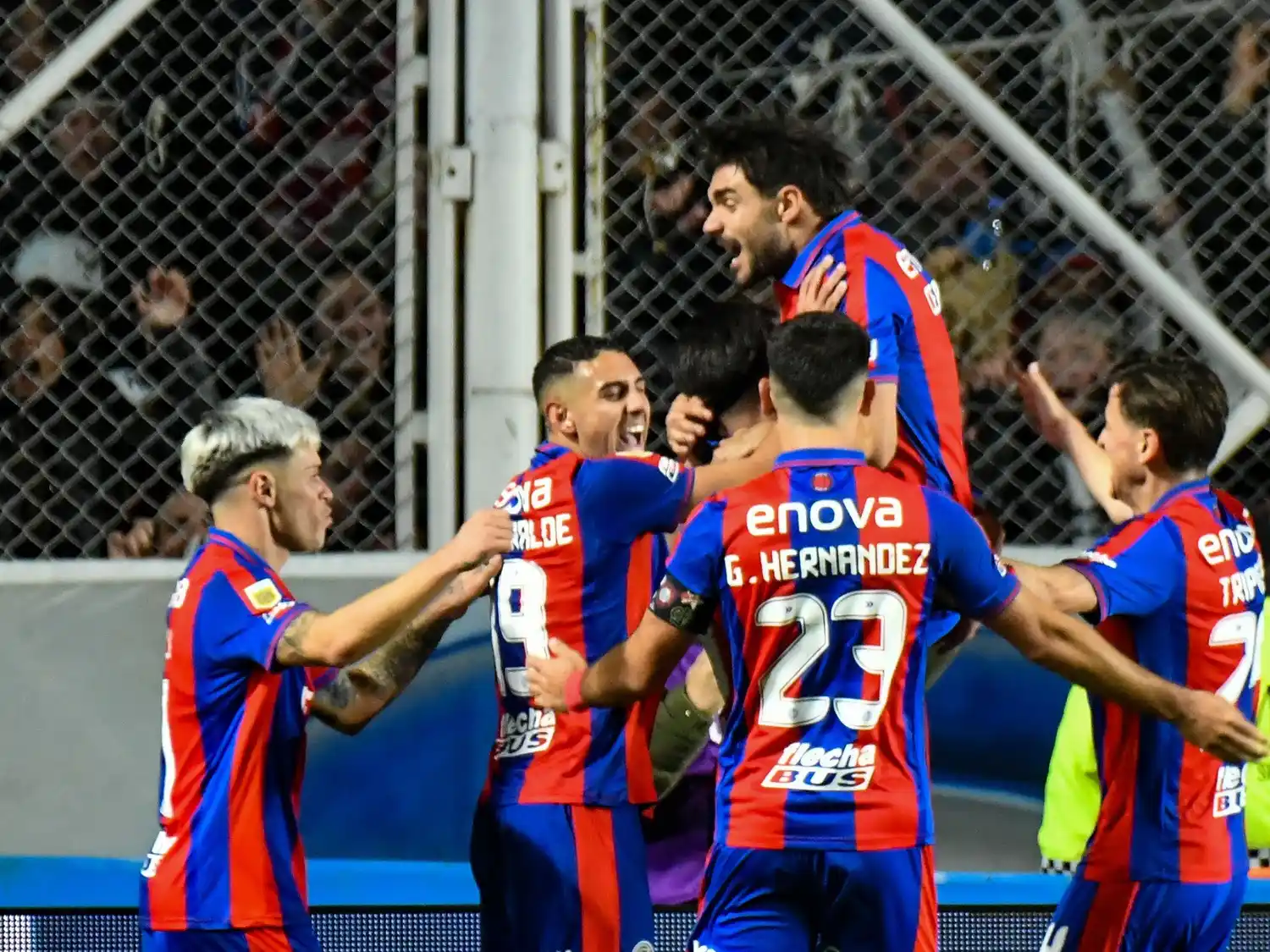 El festejo de los jugadores de San Lorenzo.