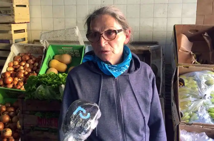 Actividad a media máquina, cuidados y temores a la hora proveer alimentos: ser verdulera en medio de la pandemia