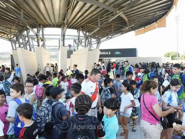 Desafío Formosa y promoción turística 
continúan recorriendo colonias de vacaciones