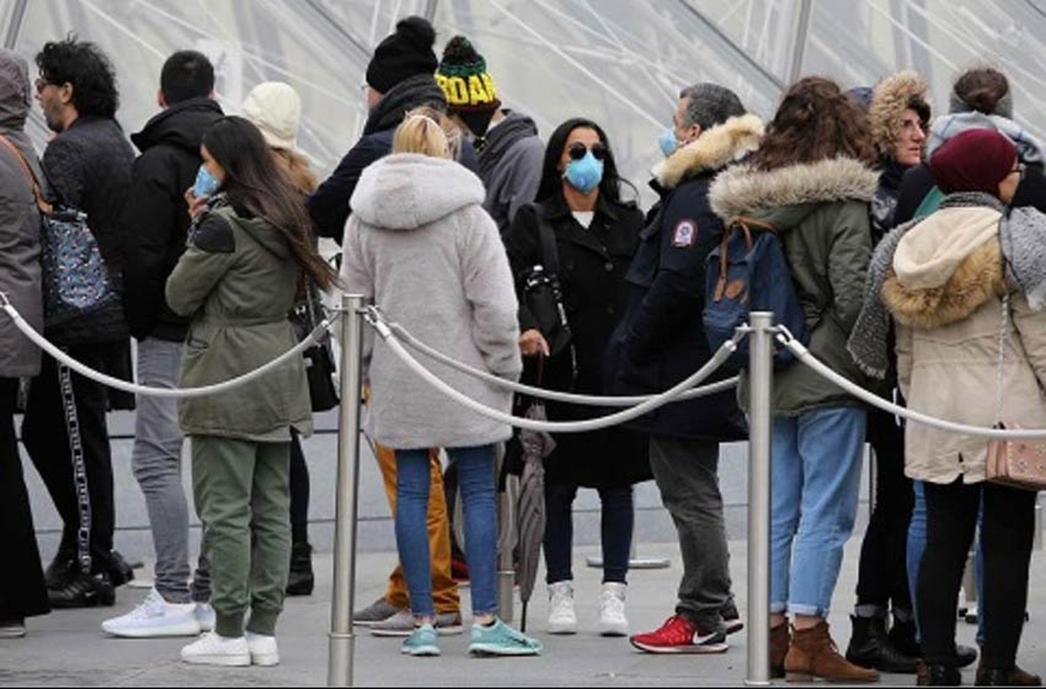 «La humanidad seguirá viviendo con este virus durante muchos años», aseguran reconocidos científicos