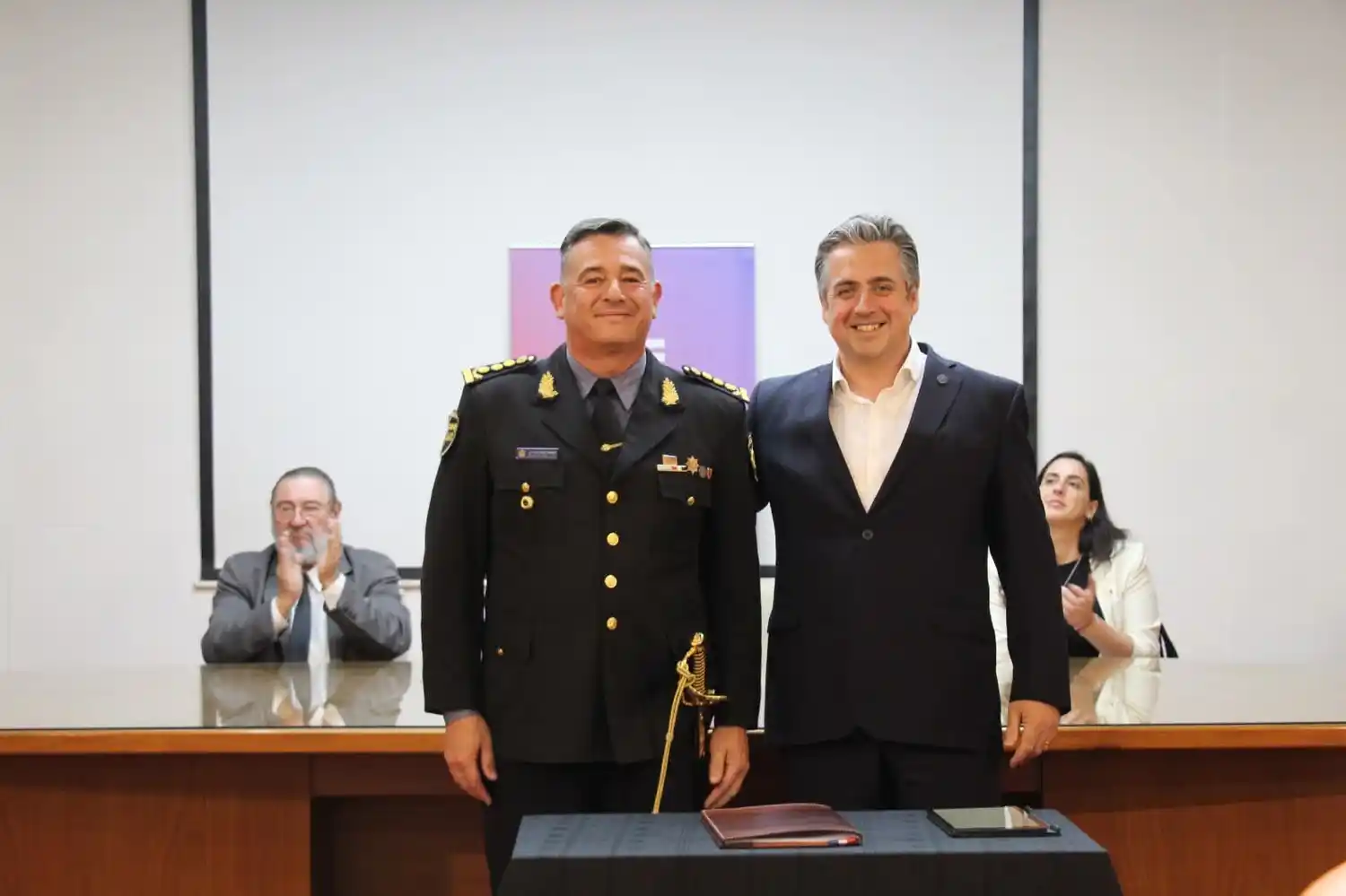 Jefe y Subjefe de la Policía de Santa Fe juraron la nueva Constitución Provincial - 2