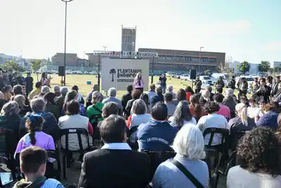 Paraná lanzó el Plan de Arbolado Urbano “Plantamos Futuro” para una ciudad más verde y habitable