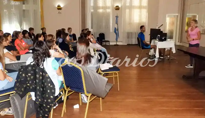 Dan nuevas herramientas a docentes para el aula