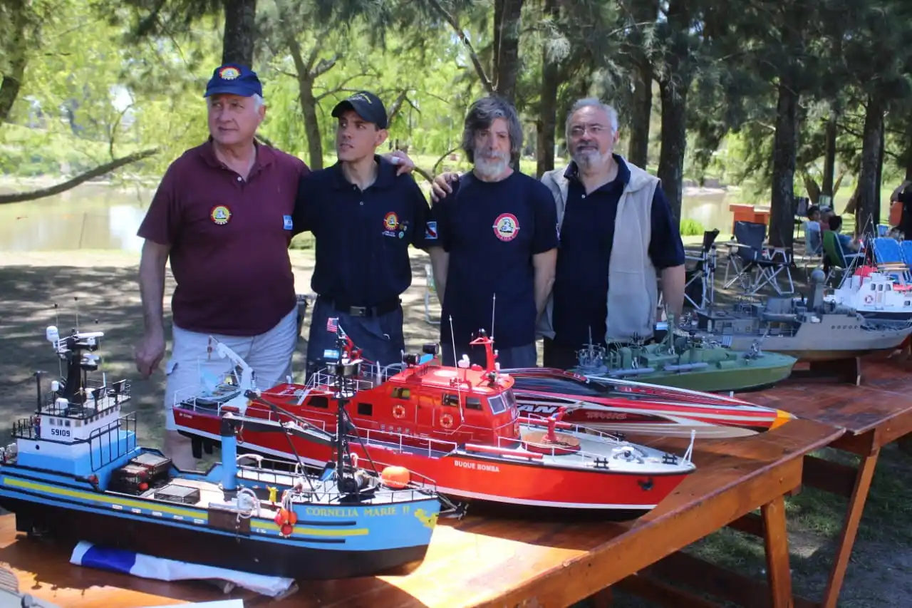Unos quince modelistas participaron del encuentro en Gualeguay.