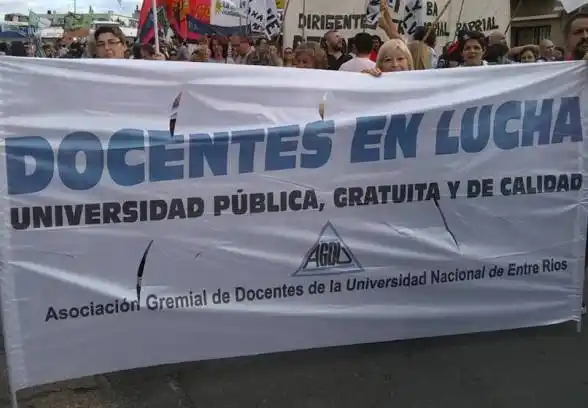 Docentes universitarios entrerrianos pararán este jueves por conflicto salarial