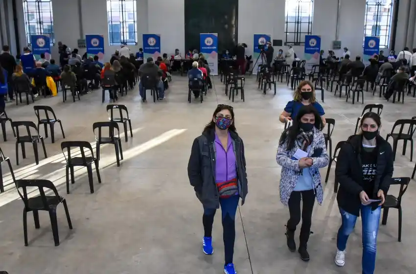 Qué lugares estarán habilitados desde este lunes en Rosario para vacunación sin turno a mayores