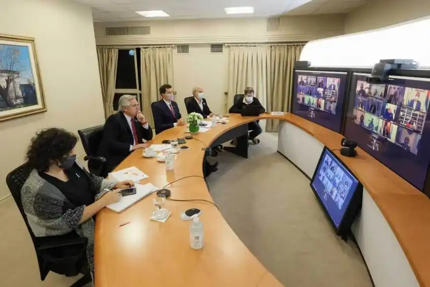 Fernández analizó la situación sanitaria con 12 gobernadores