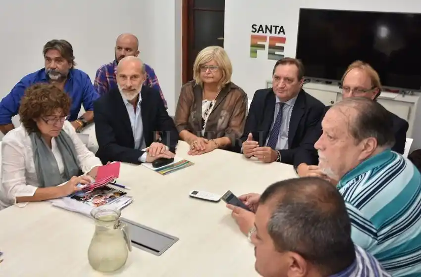 Estatales y docentes esperan una mejor oferta por parte de la provincia