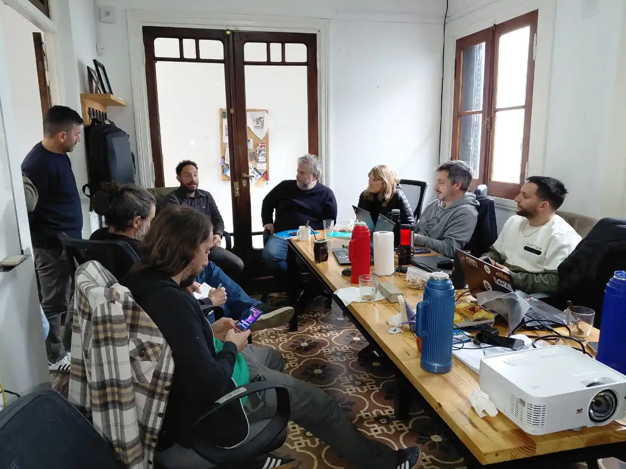 El Director Provincial de Cooperativas del Ministerio de Desarrollo Agrario de la provincia de Buenos Aires, Nicolás Bento, visitó Tandil para fortalecer el trabajo de las cooperativas locales.