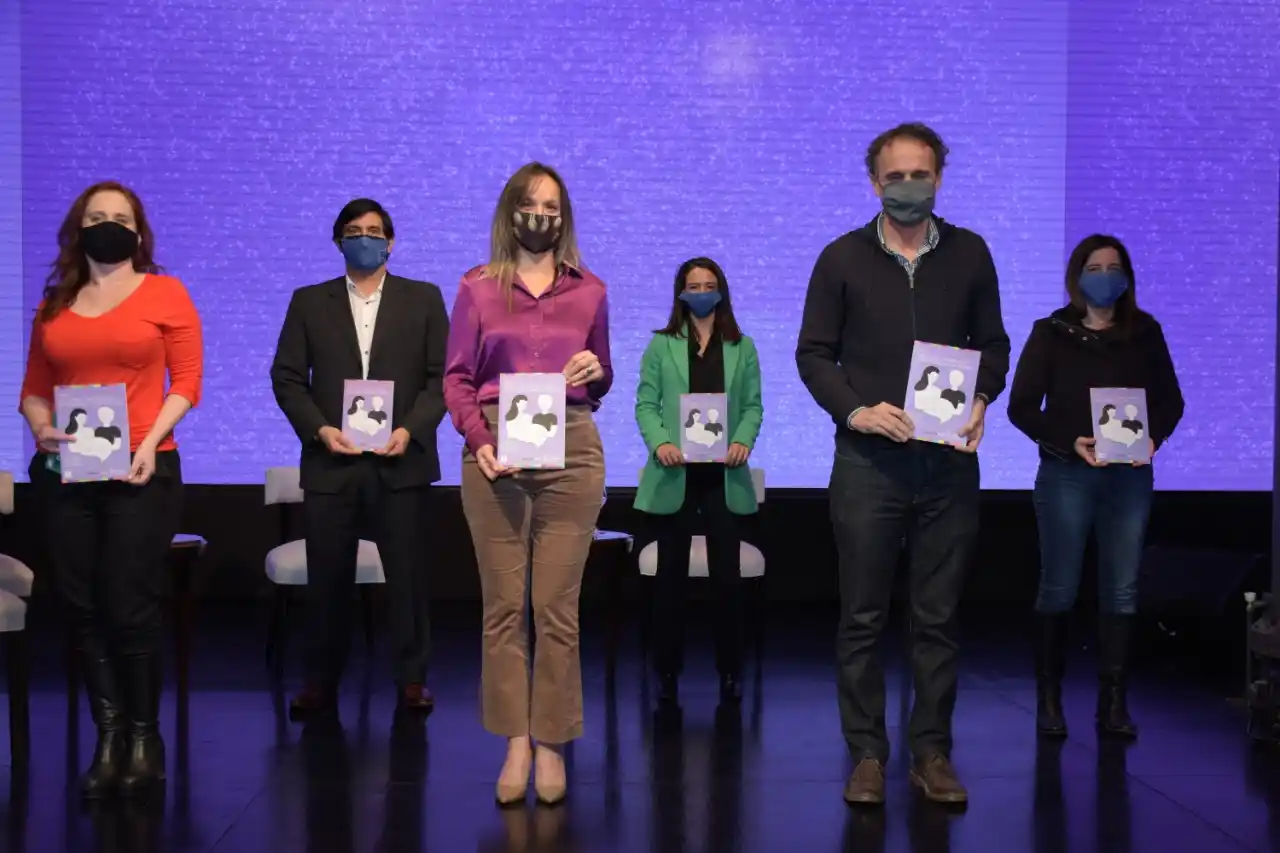 Galmarini y Katopodis presentaron las Políticas de Género de AySA y la "Guía para el uso no sexista de la lengua"