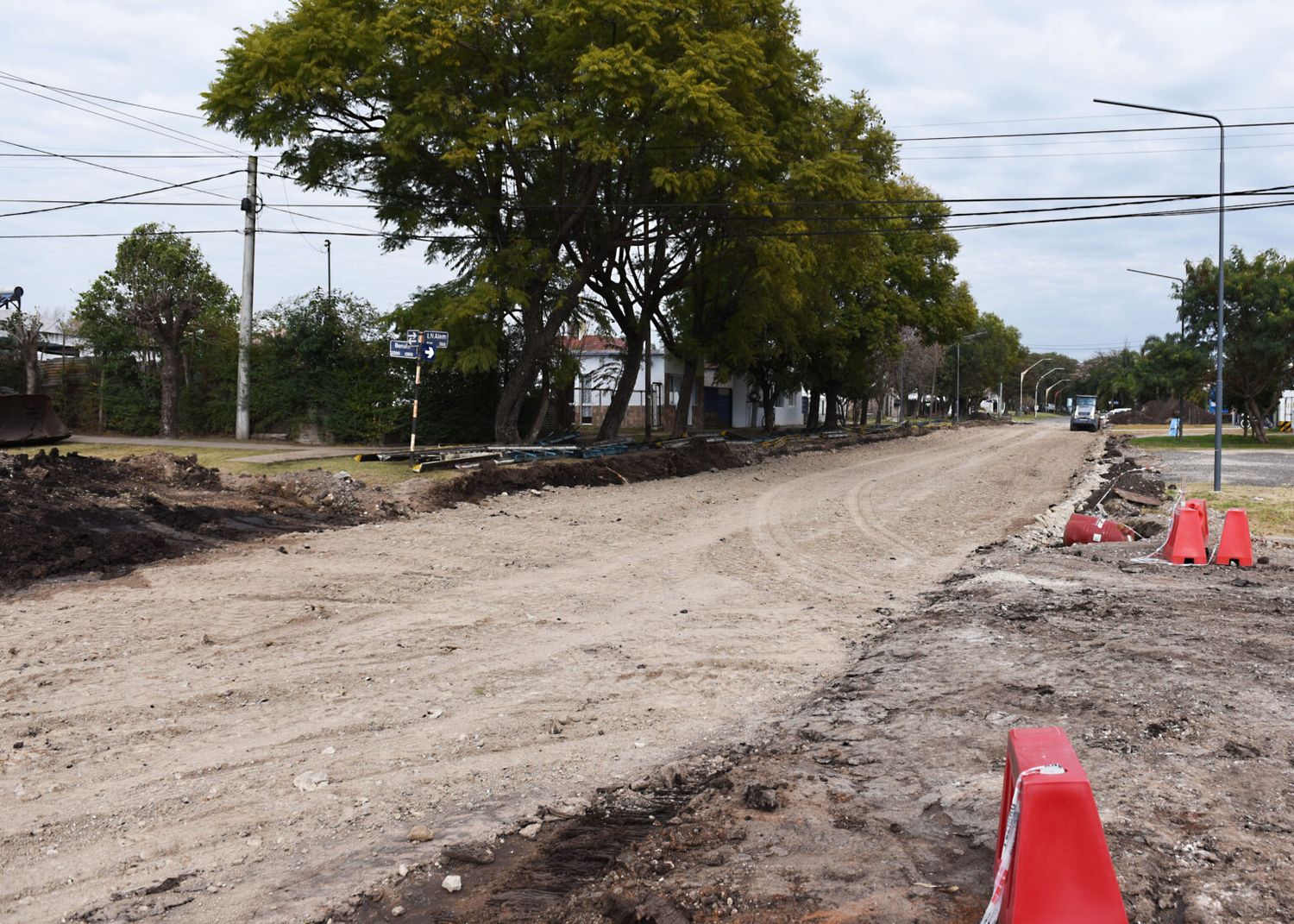 Sigue el plan municipal de pavimentación en calle Alem
