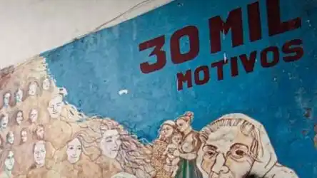 El municipio pintó sobre un mural de homenaje a los desaparecidos
