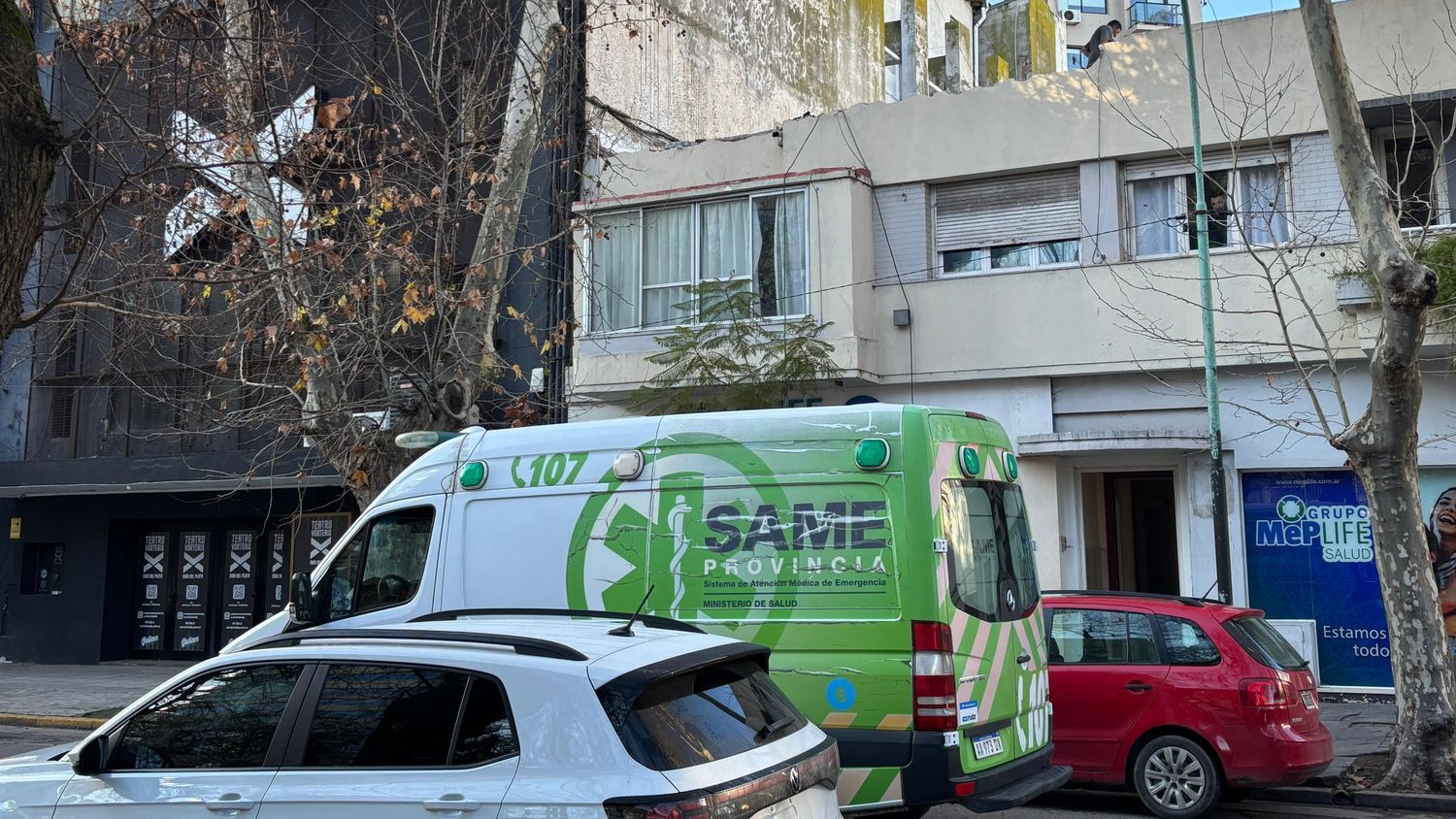 Accidente en obra: un trabajador resultó herido tras caer desde una terraza