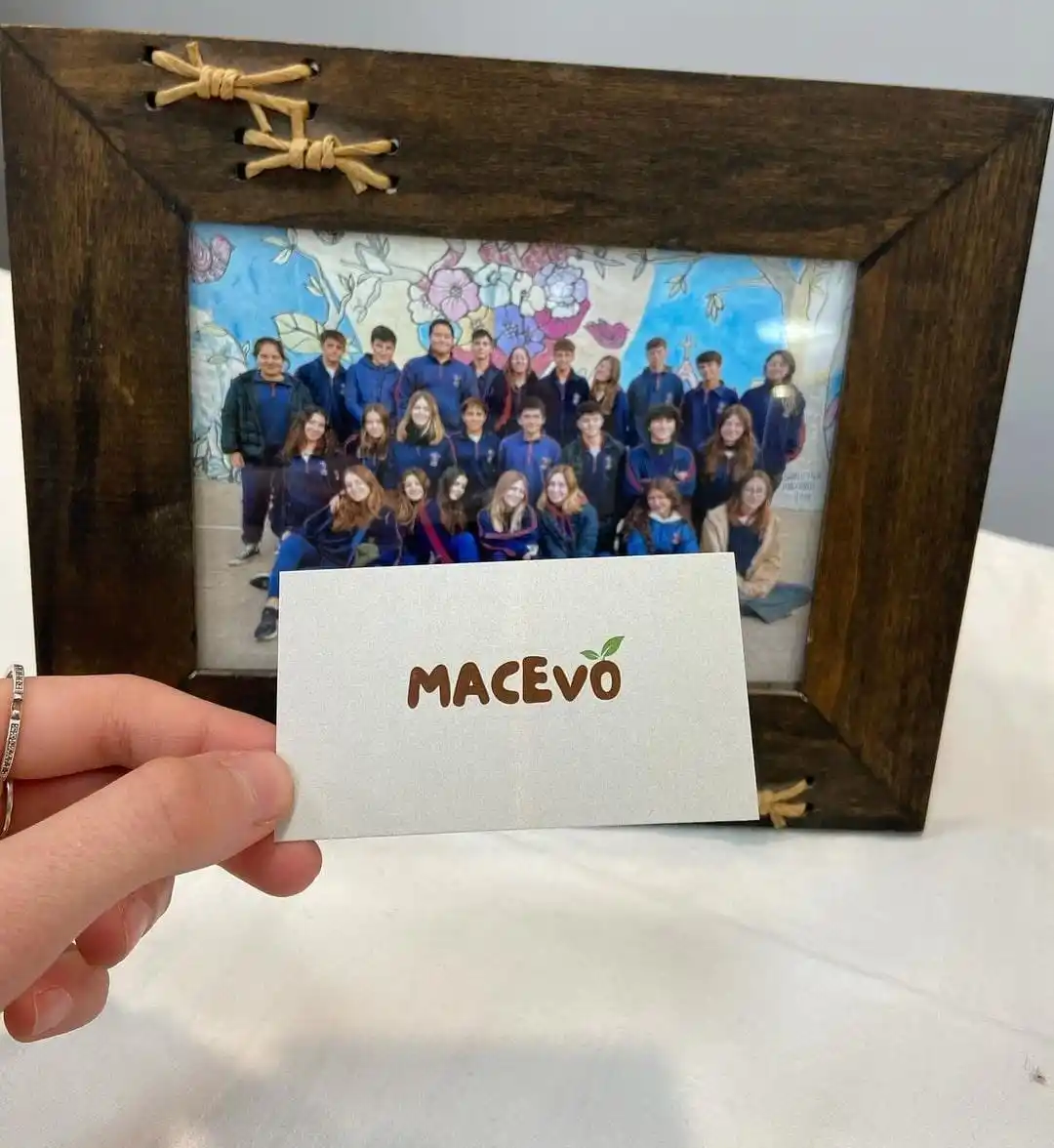 Estudiantes de Chascomús crean macetas de biocerámica a base de cáscaras de huevo 