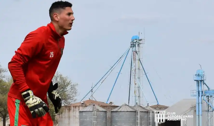 Coronavirus en el fútbol: Brote en Agropecuario de Carlos Casares con 20 casos positivos