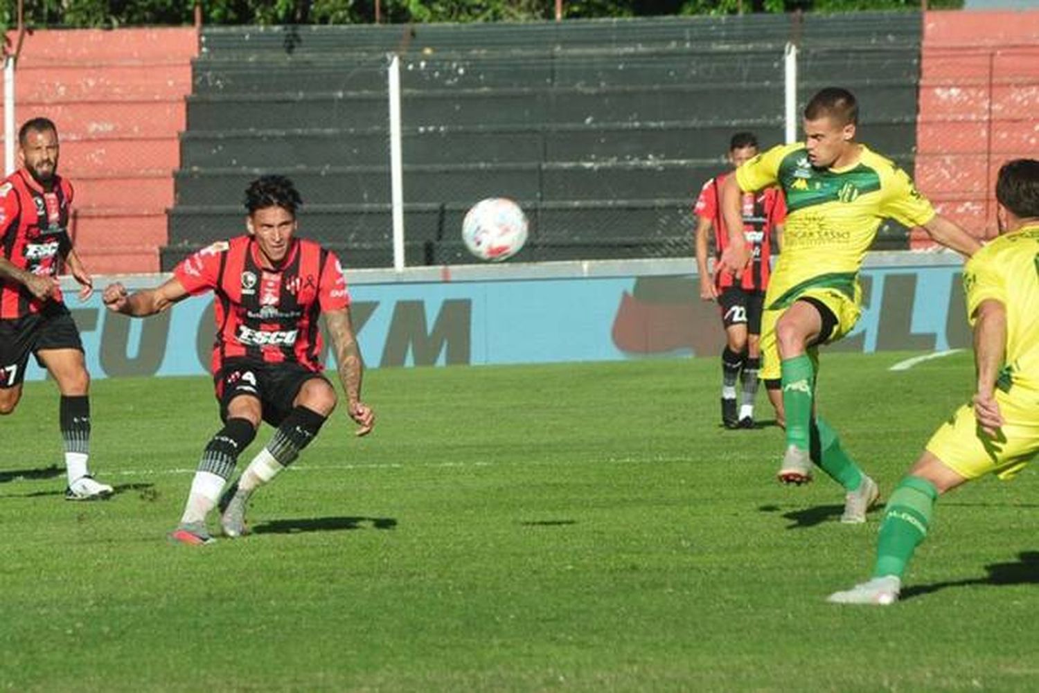 Patronato le ganó a Aldosivi y consiguió su primera victoria