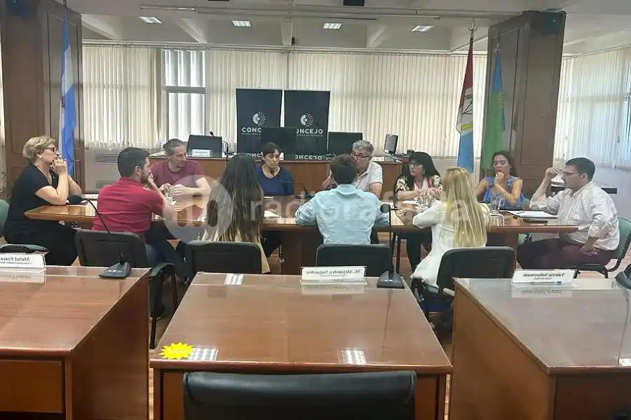 Los concejales recibieron a vecinos del barrio Fátima para dialogar sobre inseguridad