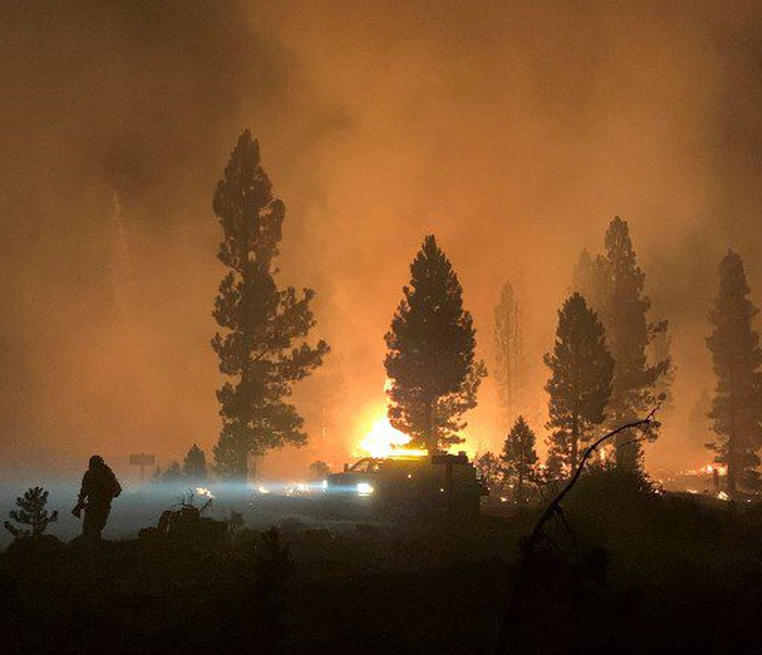 Arde en llamas EE.UU.: el incendio es más grande que Los Ángeles