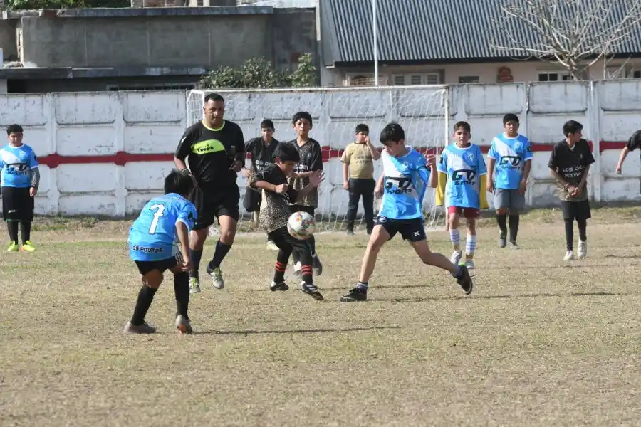 Un nuevo encuentro de escuelitas deportivas municipales reunió a más de 600 participantes