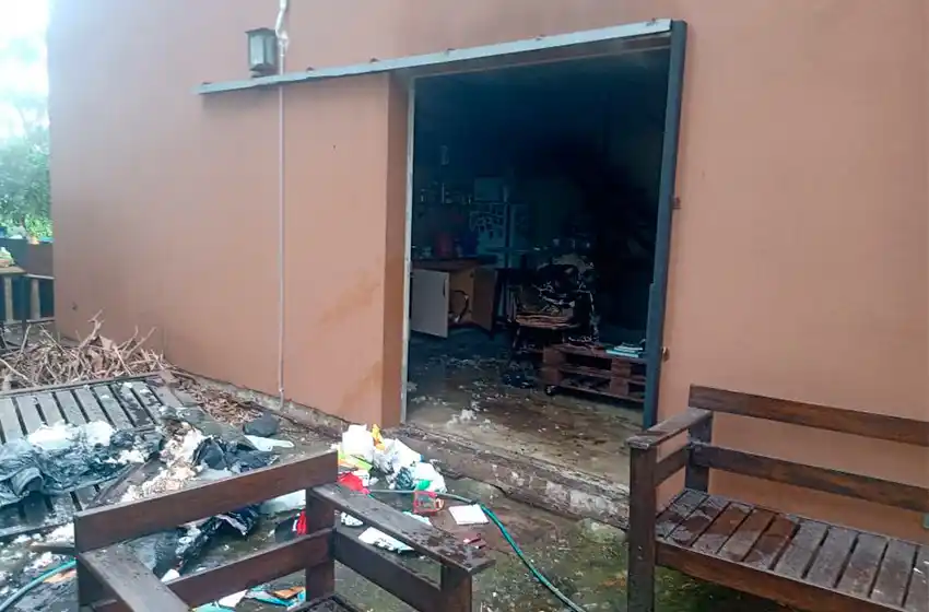 Trasladan grave a un hombre tras una explosión e incendio en Bosque Peralta Ramos