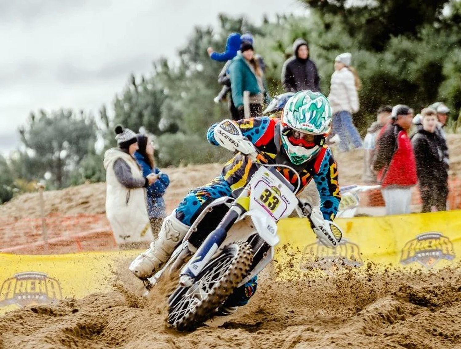 Entre los destacados. El necochense Nahuel Pedersen, con la Husqvarna 450 que lo mantiene al frente en las Motos del Arena Series
